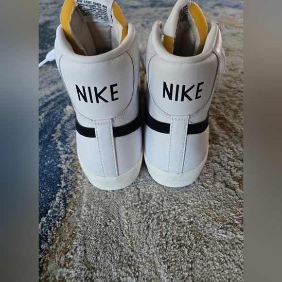 NEW Nike Blazer 77's White and Black High-Top Sneakers - Picture 2 of 6